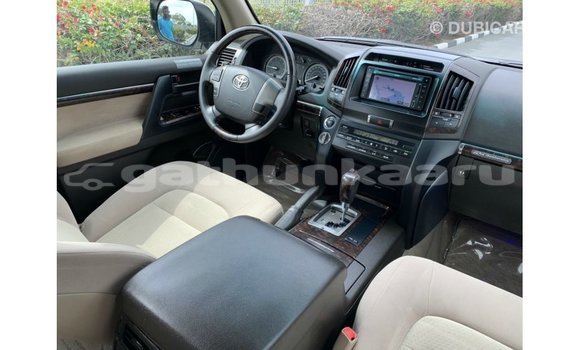 Buy Import Toyota Land Cruiser White Car in Import - Dubai in Baa Buy Import Toyota Land Cruiser White Car in Import - Dubai in Baa