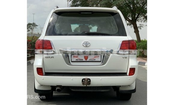 Buy Import Toyota Land Cruiser White Car in Import - Dubai in Baa Buy Import Toyota Land Cruiser White Car in Import - Dubai in Baa
