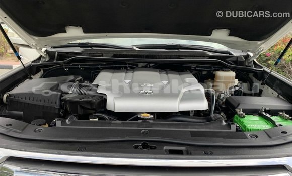 Buy Import Toyota Land Cruiser White Car in Import - Dubai in Baa Buy Import Toyota Land Cruiser White Car in Import - Dubai in Baa