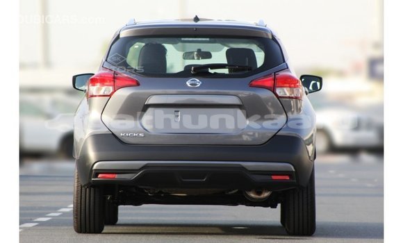 Buy Import Nissan Evalia Other Truck in Import - Dubai in Baa Buy Import Nissan Evalia Other Truck in Import - Dubai in Baa