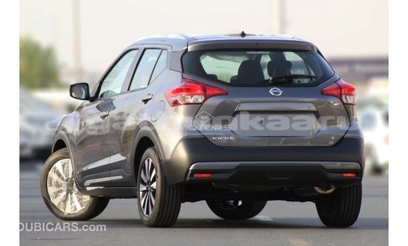 Buy Import Nissan Evalia Other Truck in Import - Dubai in Baa Buy Import Nissan Evalia Other Truck in Import - Dubai in Baa