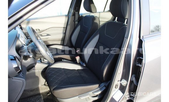 Buy Import Nissan Evalia Other Truck in Import - Dubai in Baa Buy Import Nissan Evalia Other Truck in Import - Dubai in Baa