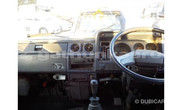 Buy Import Toyota Dyna Blue Car in Import - Dubai in Baa Buy Import Toyota Dyna Blue Car in Import - Dubai in Baa