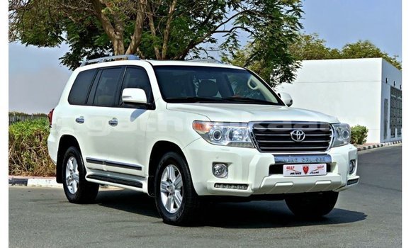Buy Import Toyota Land Cruiser White Car in Import - Dubai in Baa Buy Import Toyota Land Cruiser White Car in Import - Dubai in Baa