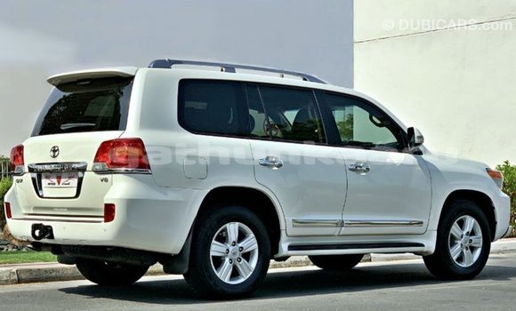 Buy Import Toyota Land Cruiser White Car in Import - Dubai in Baa Buy Import Toyota Land Cruiser White Car in Import - Dubai in Baa