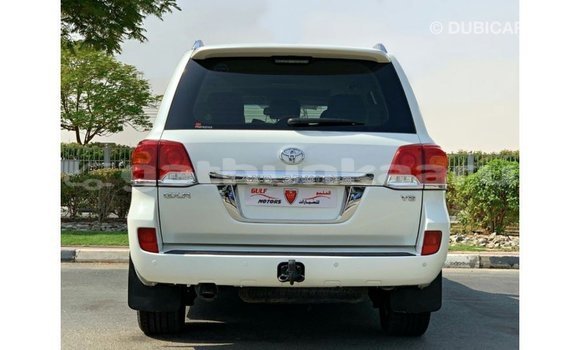 Buy Import Toyota Land Cruiser White Car in Import - Dubai in Baa Buy Import Toyota Land Cruiser White Car in Import - Dubai in Baa