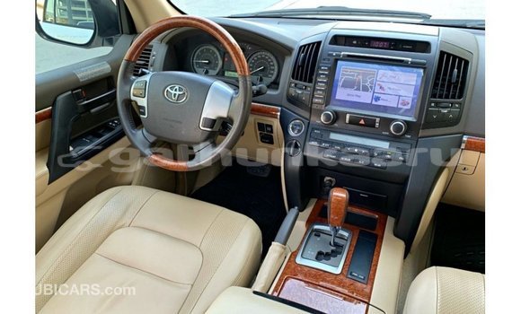 Buy Import Toyota Land Cruiser White Car in Import - Dubai in Baa Buy Import Toyota Land Cruiser White Car in Import - Dubai in Baa