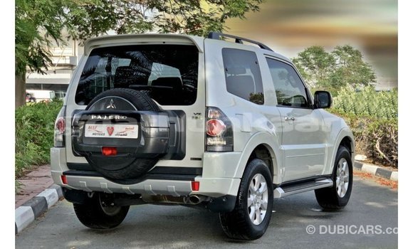 Buy Import Mitsubishi Pajero White Car in Import - Dubai in Baa Buy Import Mitsubishi Pajero White Car in Import - Dubai in Baa