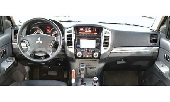 Buy Import Mitsubishi Pajero White Car in Import - Dubai in Baa Buy Import Mitsubishi Pajero White Car in Import - Dubai in Baa