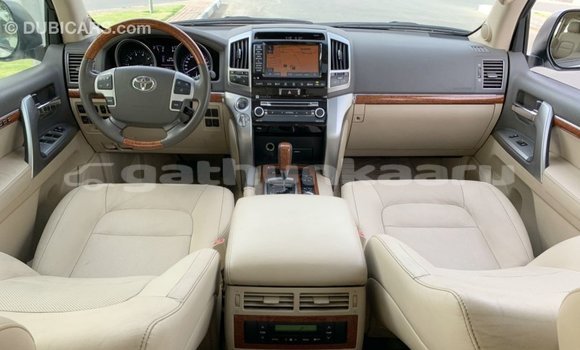 Buy Import Toyota Land Cruiser White Car in Import - Dubai in Baa Buy Import Toyota Land Cruiser White Car in Import - Dubai in Baa