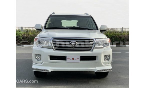 Buy Import Toyota Land Cruiser White Car in Import - Dubai in Baa Buy Import Toyota Land Cruiser White Car in Import - Dubai in Baa