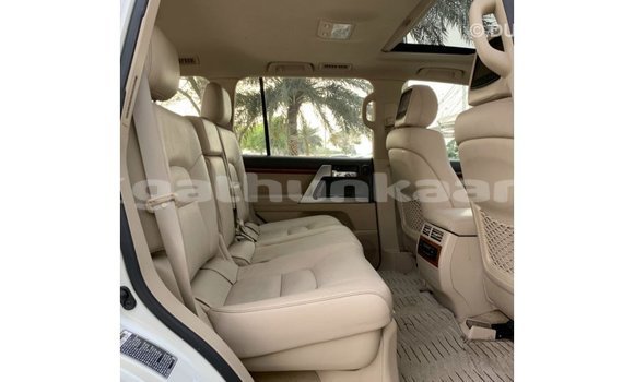 Buy Import Toyota Land Cruiser White Car in Import - Dubai in Baa Buy Import Toyota Land Cruiser White Car in Import - Dubai in Baa