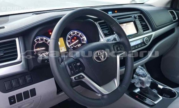 Buy Import Toyota Highlander Other Car in Import - Dubai in Baa Buy Import Toyota Highlander Other Car in Import - Dubai in Baa
