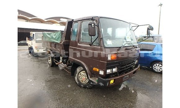 Buy Import Nissan Evalia Brown Truck in Import - Dubai in Baa Buy Import Nissan Evalia Brown Truck in Import - Dubai in Baa