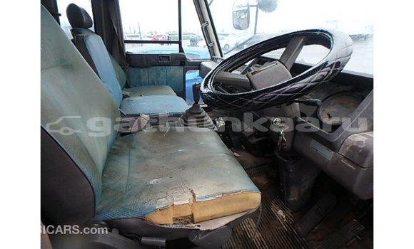 Buy Import Nissan Evalia Brown Truck in Import - Dubai in Baa Buy Import Nissan Evalia Brown Truck in Import - Dubai in Baa