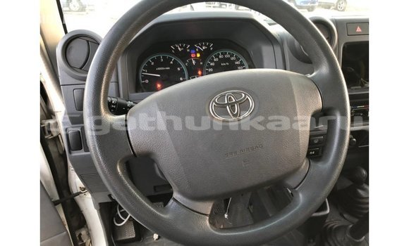 Buy Import Toyota Land Cruiser White Car in Import - Dubai in Baa Buy Import Toyota Land Cruiser White Car in Import - Dubai in Baa