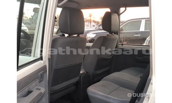 Buy Import Toyota Land Cruiser White Car in Import - Dubai in Baa Buy Import Toyota Land Cruiser White Car in Import - Dubai in Baa