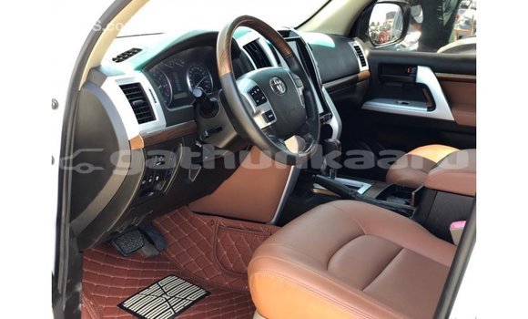Buy Import Toyota Land Cruiser White Car in Import - Dubai in Baa Buy Import Toyota Land Cruiser White Car in Import - Dubai in Baa