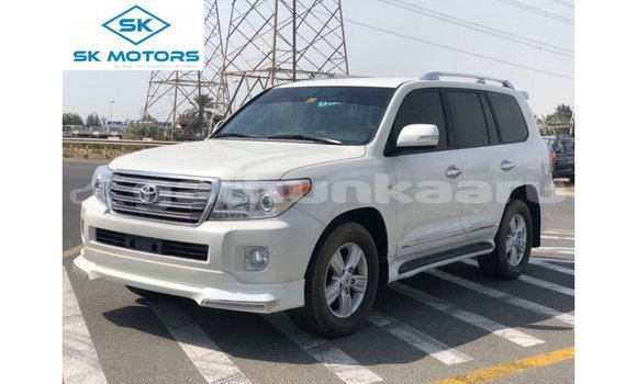 Buy Import Toyota Land Cruiser White Car in Import - Dubai in Baa Buy Import Toyota Land Cruiser White Car in Import - Dubai in Baa