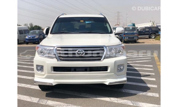 Buy Import Toyota Land Cruiser White Car in Import - Dubai in Baa Buy Import Toyota Land Cruiser White Car in Import - Dubai in Baa