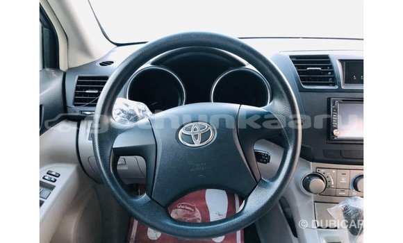 Buy Import Toyota Highlander Other Car in Import - Dubai in Baa Buy Import Toyota Highlander Other Car in Import - Dubai in Baa