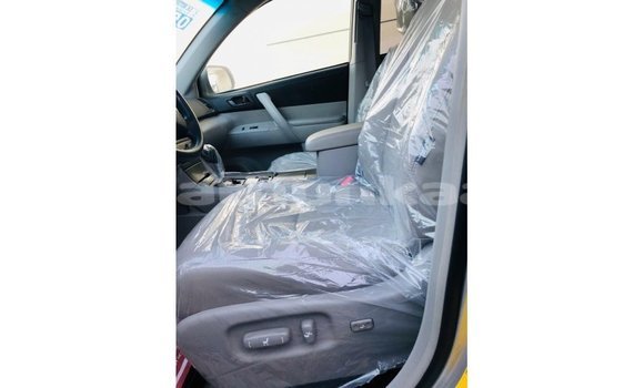 Buy Import Toyota Highlander Other Car in Import - Dubai in Baa Buy Import Toyota Highlander Other Car in Import - Dubai in Baa