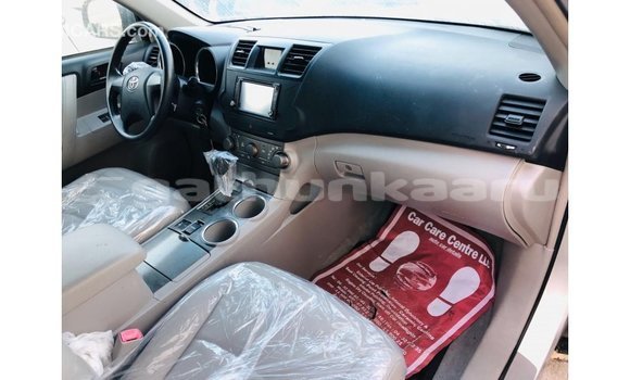 Buy Import Toyota Highlander Other Car in Import - Dubai in Baa Buy Import Toyota Highlander Other Car in Import - Dubai in Baa