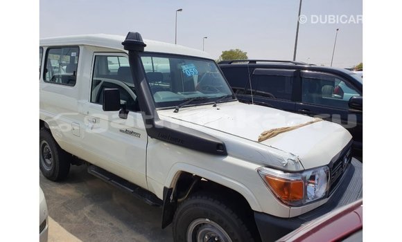 Buy Import Toyota Land Cruiser White Car in Import - Dubai in Baa Buy Import Toyota Land Cruiser White Car in Import - Dubai in Baa