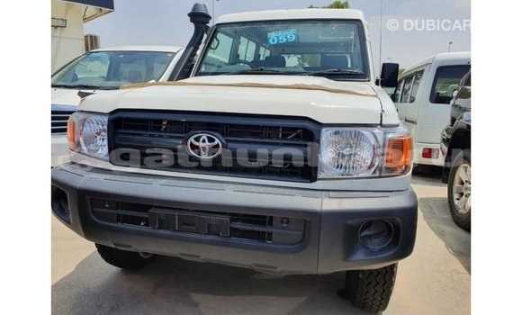 Buy Import Toyota Land Cruiser White Car in Import - Dubai in Baa Buy Import Toyota Land Cruiser White Car in Import - Dubai in Baa