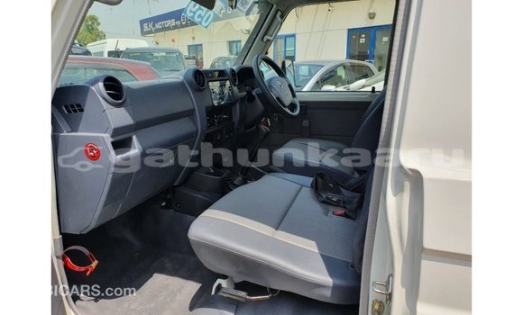 Buy Import Toyota Land Cruiser White Car in Import - Dubai in Baa Buy Import Toyota Land Cruiser White Car in Import - Dubai in Baa