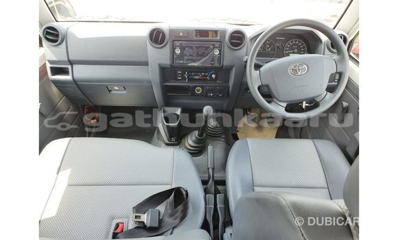 Buy Import Toyota Land Cruiser White Car in Import - Dubai in Baa Buy Import Toyota Land Cruiser White Car in Import - Dubai in Baa