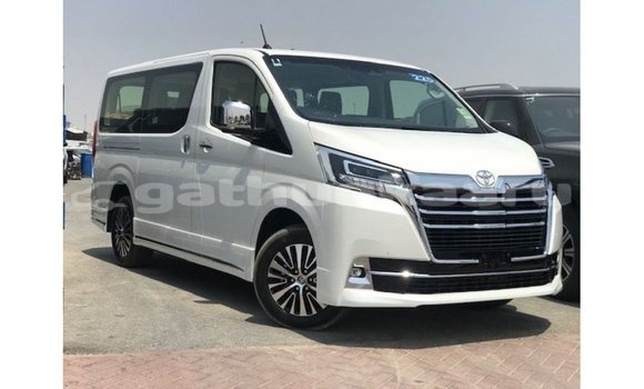 Buy Import Toyota Granvia White Car in Import - Dubai in Baa