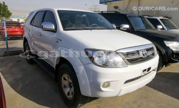 Buy Import Toyota Fortuner White Car in Import - Dubai in Baa Buy Import Toyota Fortuner White Car in Import - Dubai in Baa