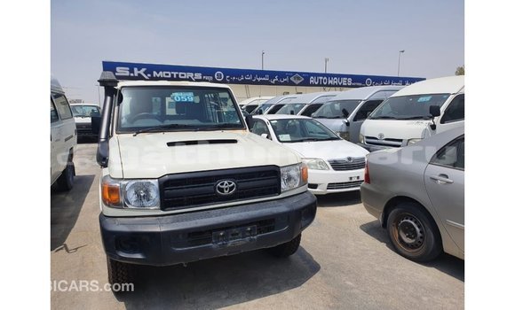 Buy Import Toyota Land Cruiser White Car in Import - Dubai in Baa Buy Import Toyota Land Cruiser White Car in Import - Dubai in Baa