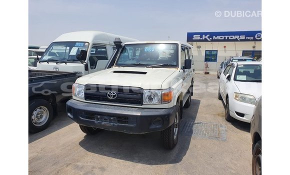 Buy Import Toyota Land Cruiser White Car in Import - Dubai in Baa Buy Import Toyota Land Cruiser White Car in Import - Dubai in Baa