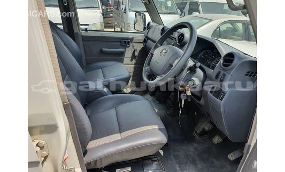 Buy Import Toyota Land Cruiser White Car in Import - Dubai in Baa Buy Import Toyota Land Cruiser White Car in Import - Dubai in Baa