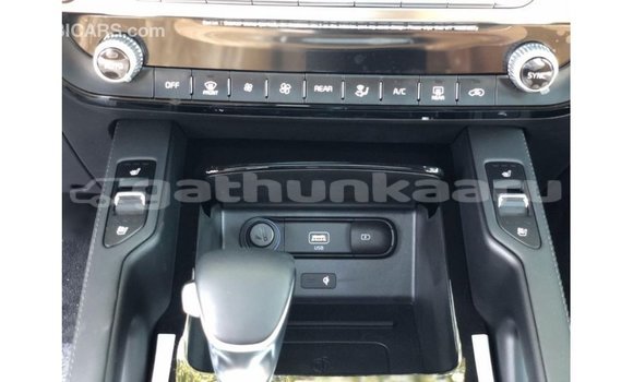 Buy Import Kia Carens White Car in Import - Dubai in Baa Buy Import Kia Carens White Car in Import - Dubai in Baa