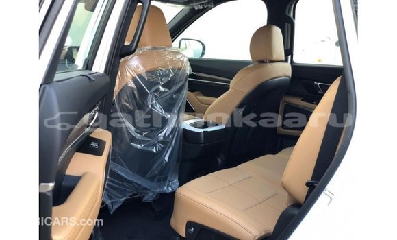 Buy Import Kia Carens White Car in Import - Dubai in Baa Buy Import Kia Carens White Car in Import - Dubai in Baa