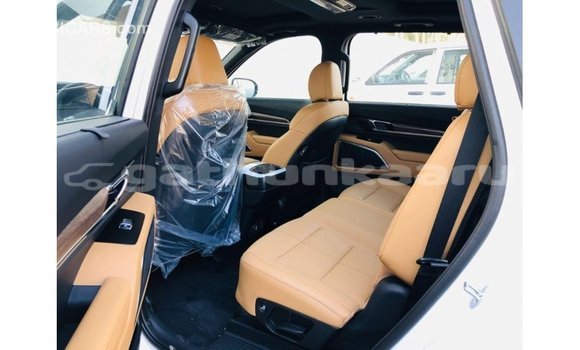 Buy Import Kia Carens White Car in Import - Dubai in Baa Buy Import Kia Carens White Car in Import - Dubai in Baa