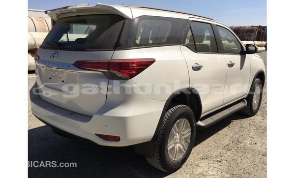 Buy Import Toyota Fortuner White Car in Import - Dubai in Baa Buy Import Toyota Fortuner White Car in Import - Dubai in Baa