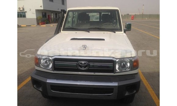 Buy Import Toyota Land Cruiser White Car in Import - Dubai in Baa Buy Import Toyota Land Cruiser White Car in Import - Dubai in Baa