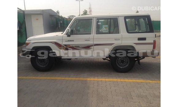 Buy Import Toyota Land Cruiser White Car in Import - Dubai in Baa Buy Import Toyota Land Cruiser White Car in Import - Dubai in Baa