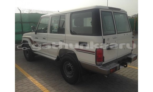 Buy Import Toyota Land Cruiser White Car in Import - Dubai in Baa Buy Import Toyota Land Cruiser White Car in Import - Dubai in Baa