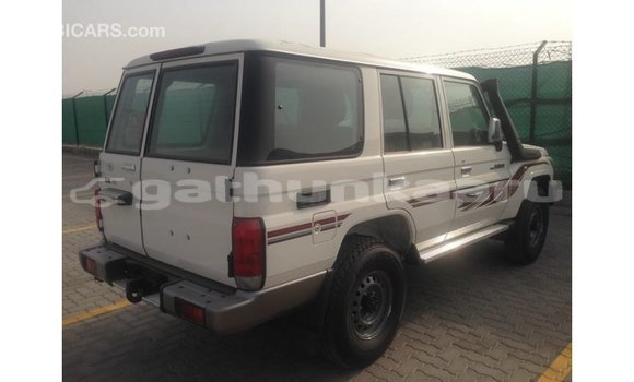 Buy Import Toyota Land Cruiser White Car in Import - Dubai in Baa Buy Import Toyota Land Cruiser White Car in Import - Dubai in Baa