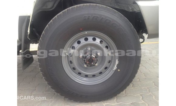 Buy Import Toyota Land Cruiser White Car in Import - Dubai in Baa Buy Import Toyota Land Cruiser White Car in Import - Dubai in Baa
