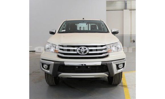 Buy Import Toyota Hilux White Car in Import - Dubai in Baa