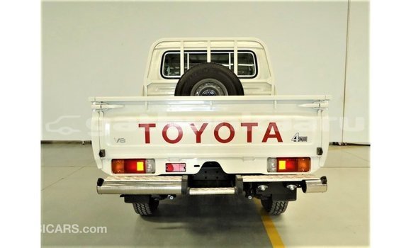Buy Import Toyota Land Cruiser White Car in Import - Dubai in Baa Buy Import Toyota Land Cruiser White Car in Import - Dubai in Baa