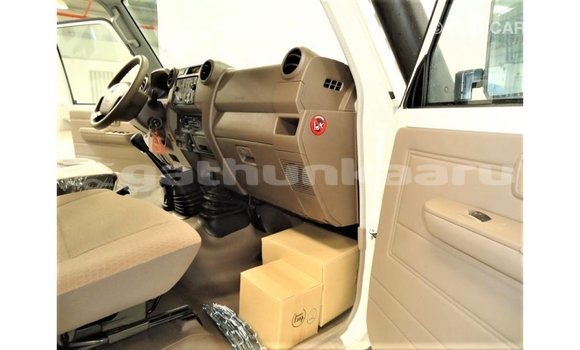 Buy Import Toyota Land Cruiser White Car in Import - Dubai in Baa Buy Import Toyota Land Cruiser White Car in Import - Dubai in Baa