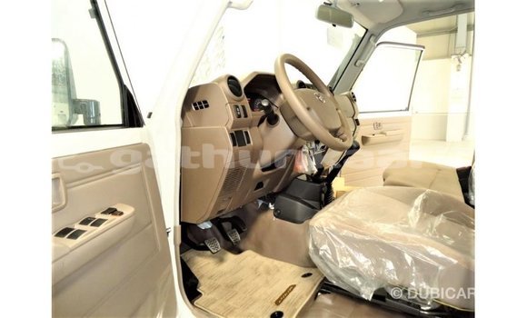 Buy Import Toyota Land Cruiser White Car in Import - Dubai in Baa Buy Import Toyota Land Cruiser White Car in Import - Dubai in Baa