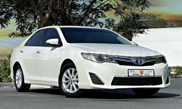 Buy Import Toyota Camry White Car in Import - Dubai in Baa